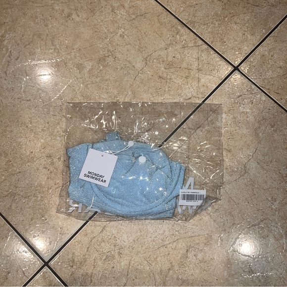 Monday swimwear Clovelly Bikini Top Powder Blue L - Picture 4 of 5